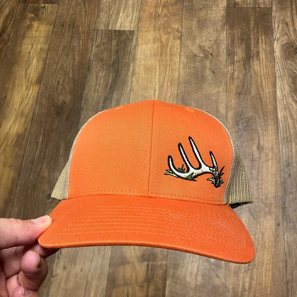 NWOT Low Country Comfort Co broken antler snap back hat